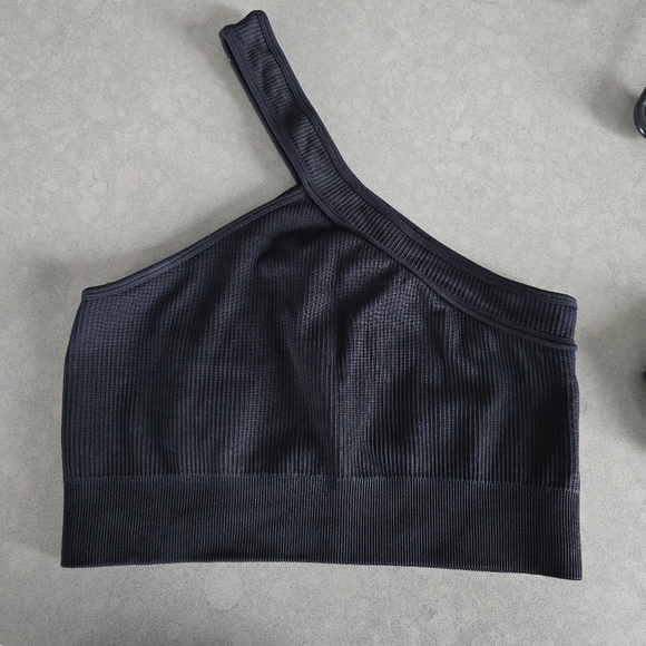 Black Ribbed One-Shoulder Crop Top​​ - Picture 1 of 3